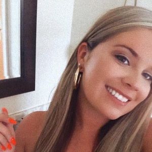 Meet your Posher, Carly